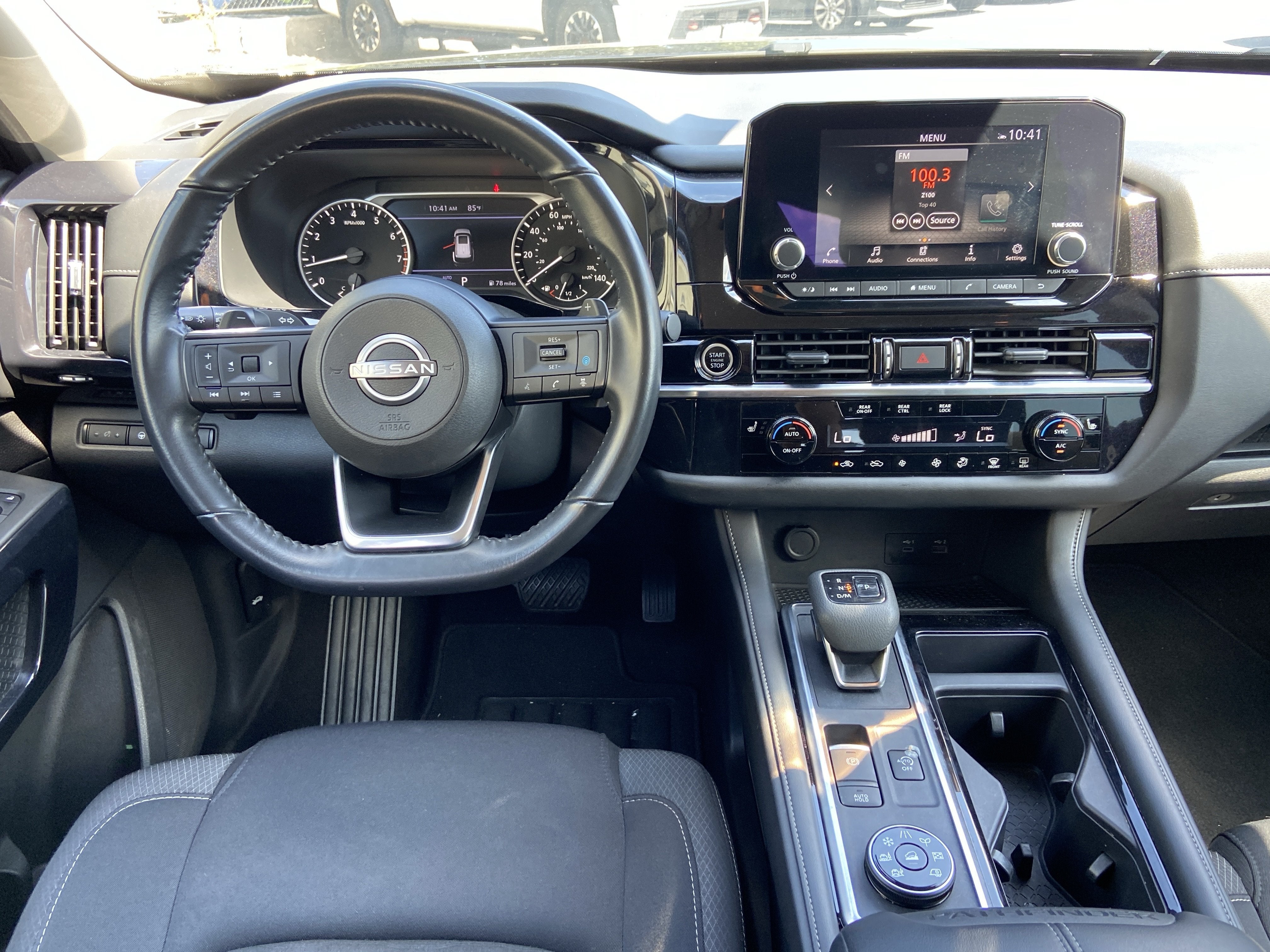 2024 Nissan Pathfinder SV