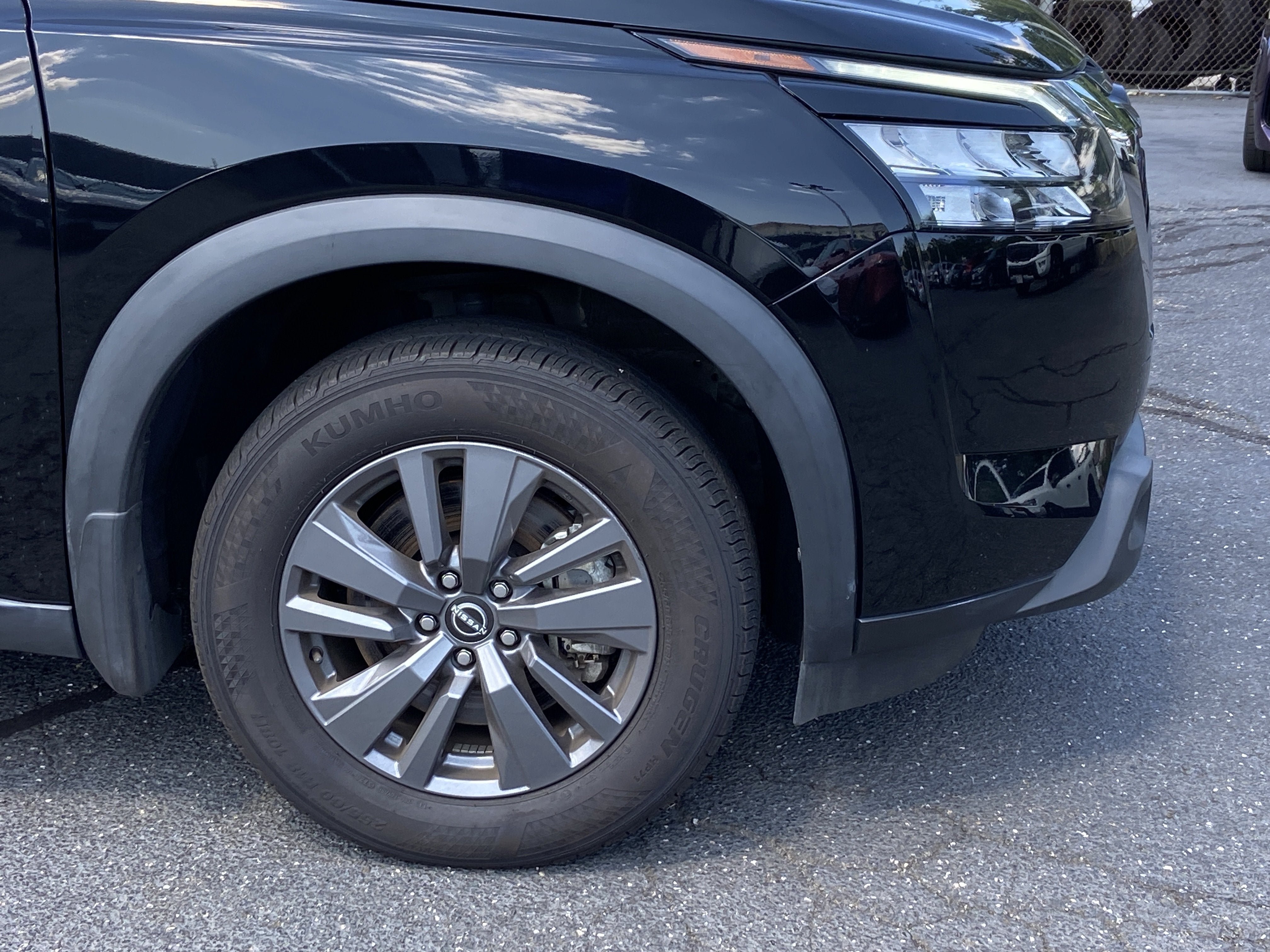 2024 Nissan Pathfinder SV