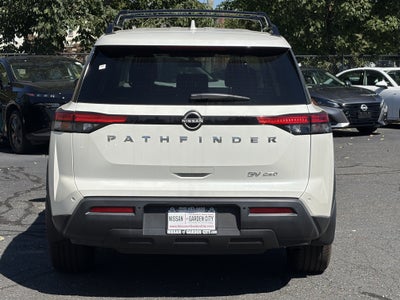 2022 Nissan Pathfinder SV