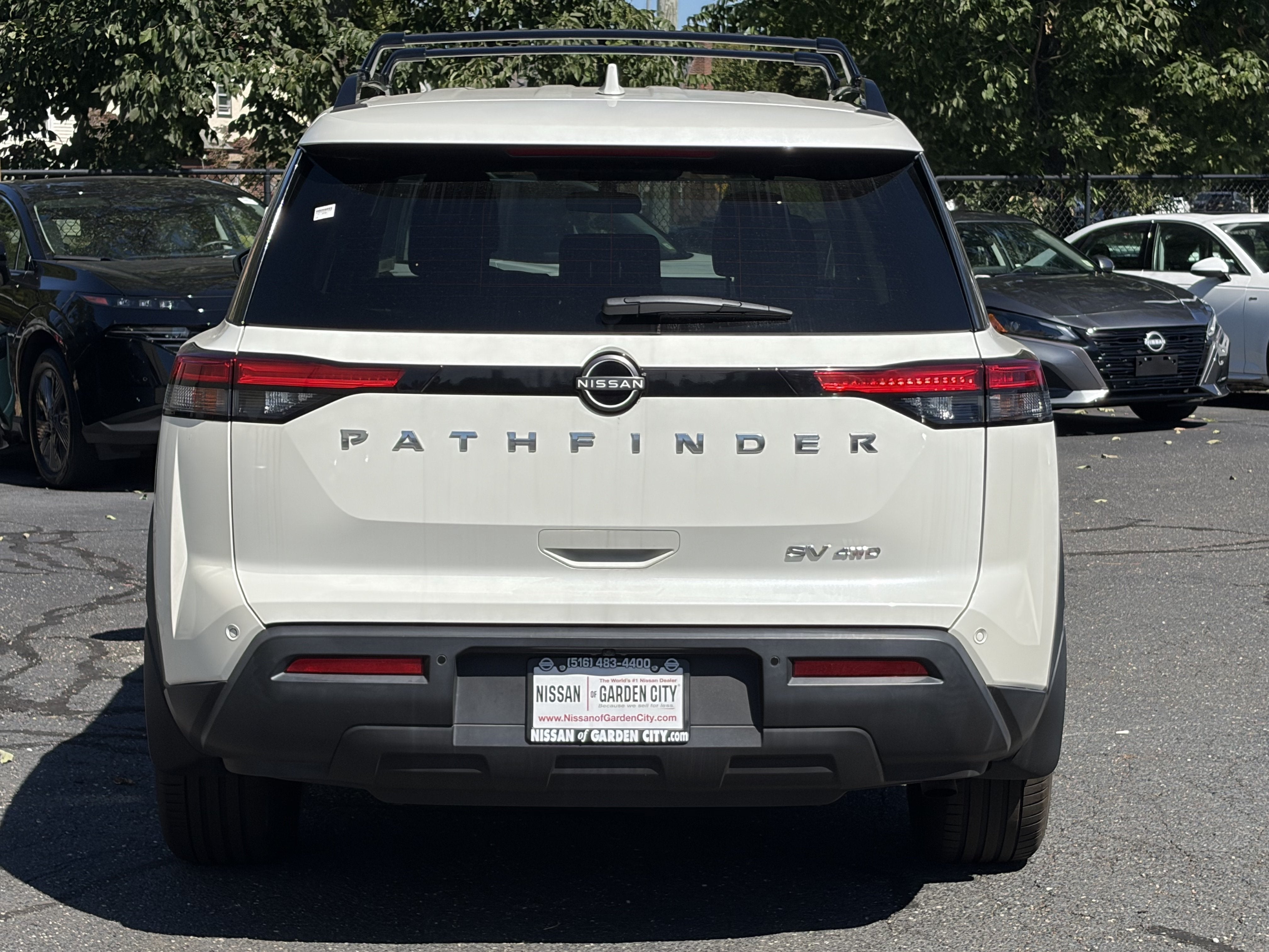 2022 Nissan Pathfinder SV
