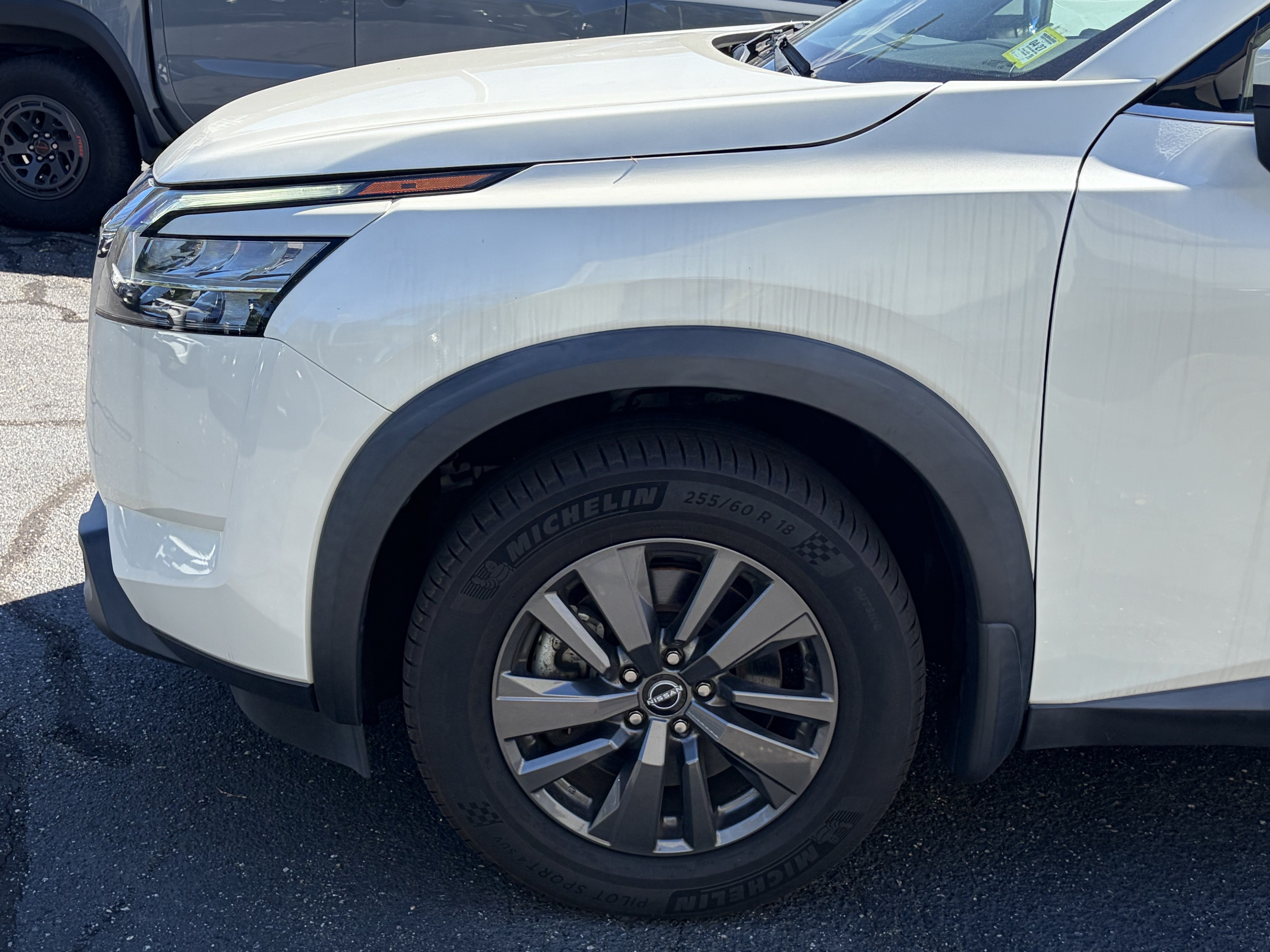 2022 Nissan Pathfinder SV
