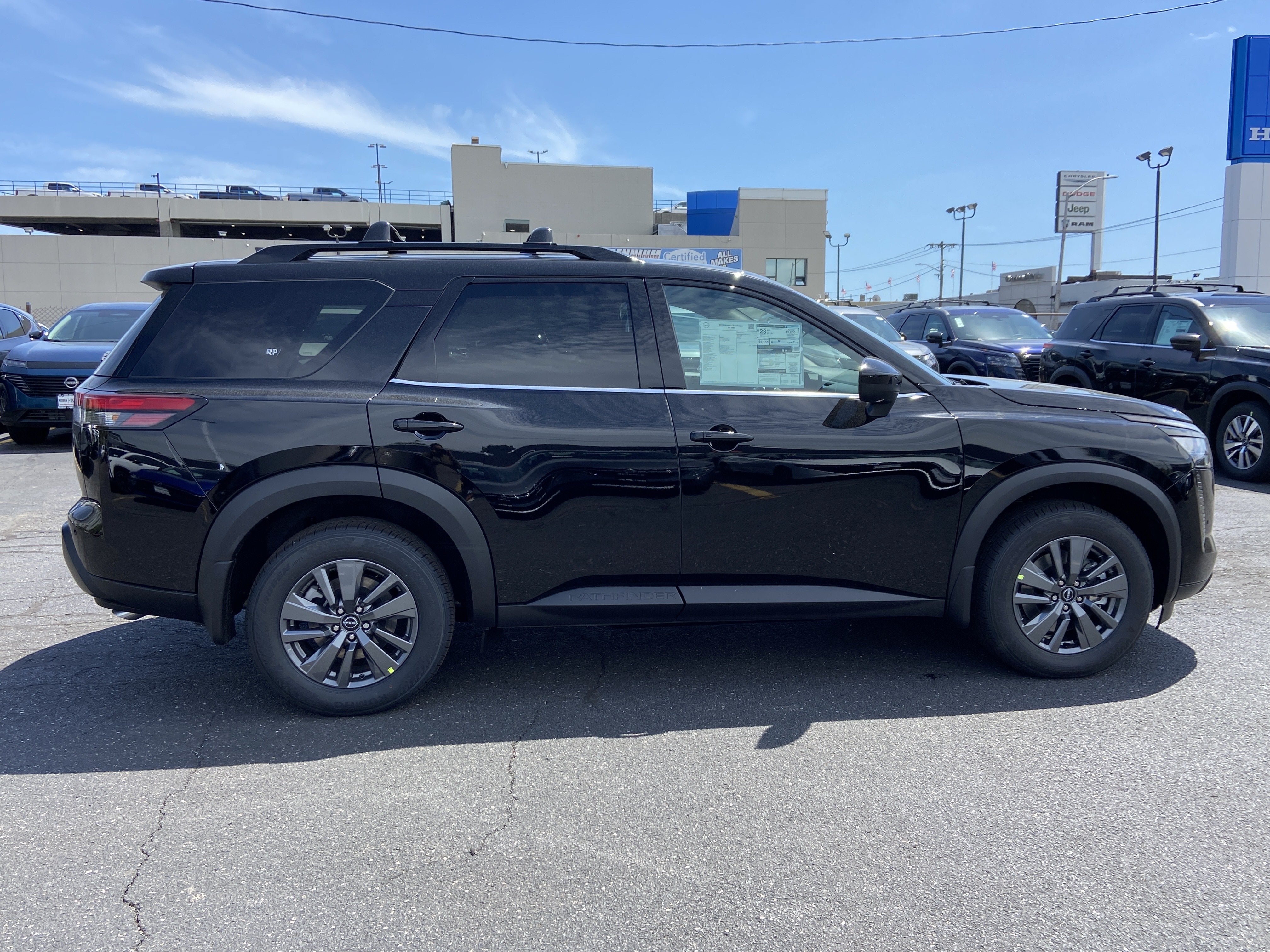 2026 Nissan Pathfinder SV