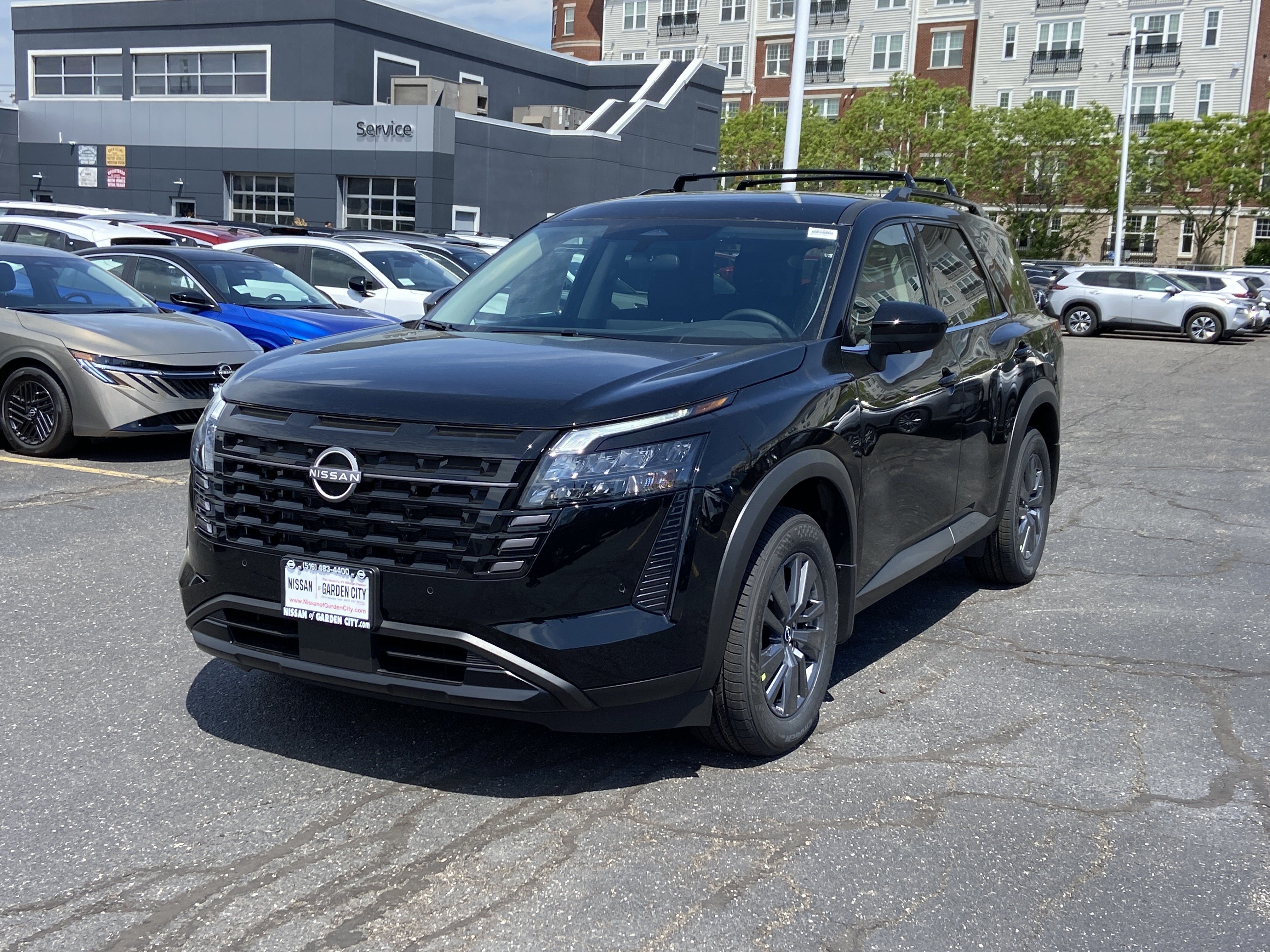 2026 Nissan Pathfinder SV