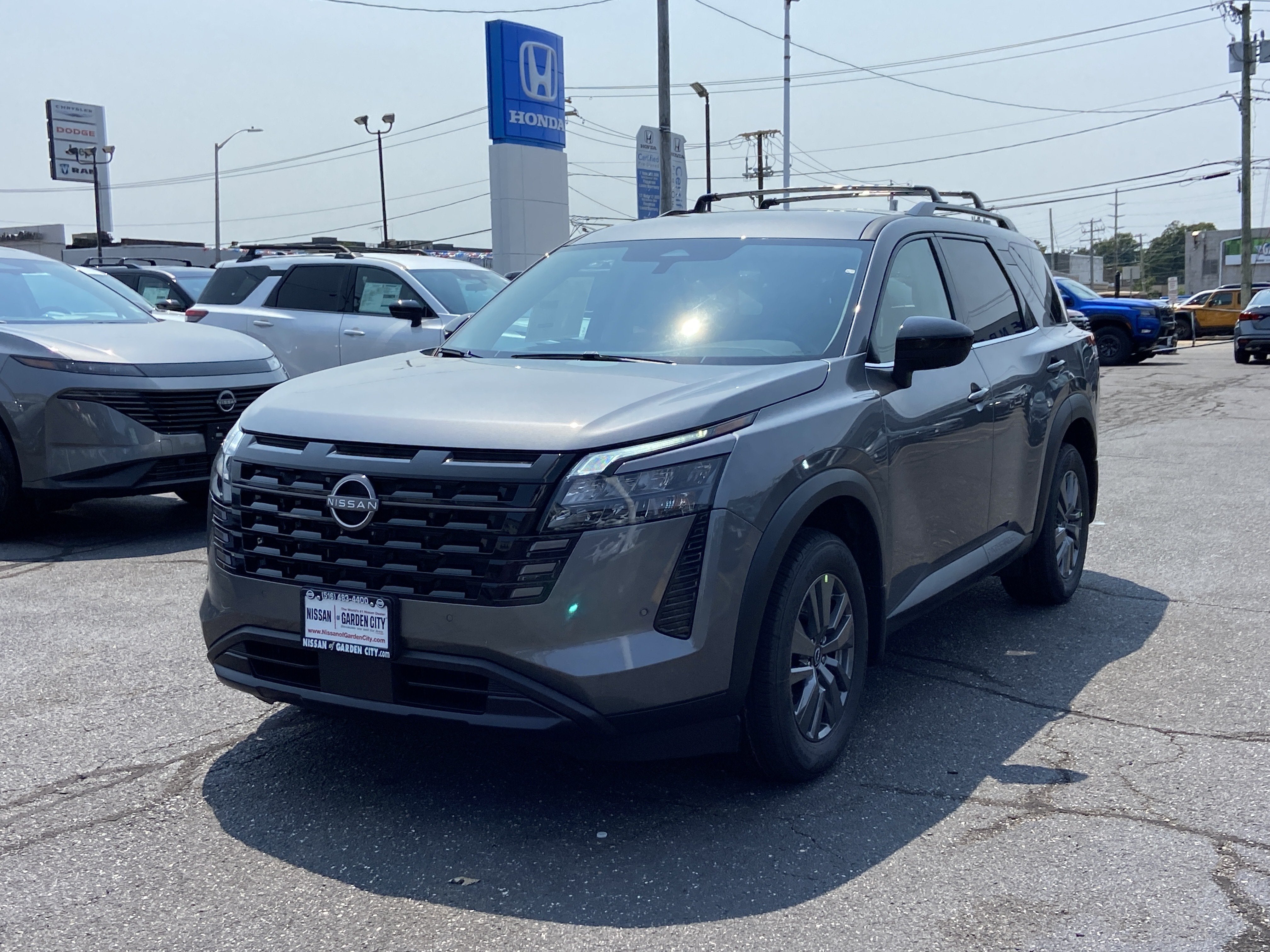 2026 Nissan Pathfinder SV