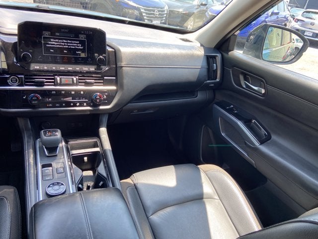 2022 Nissan Pathfinder SL
