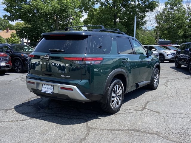 2022 Nissan Pathfinder SL