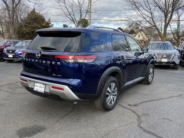 2025 Nissan Pathfinder SL