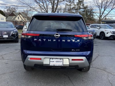 2025 Nissan Pathfinder SL