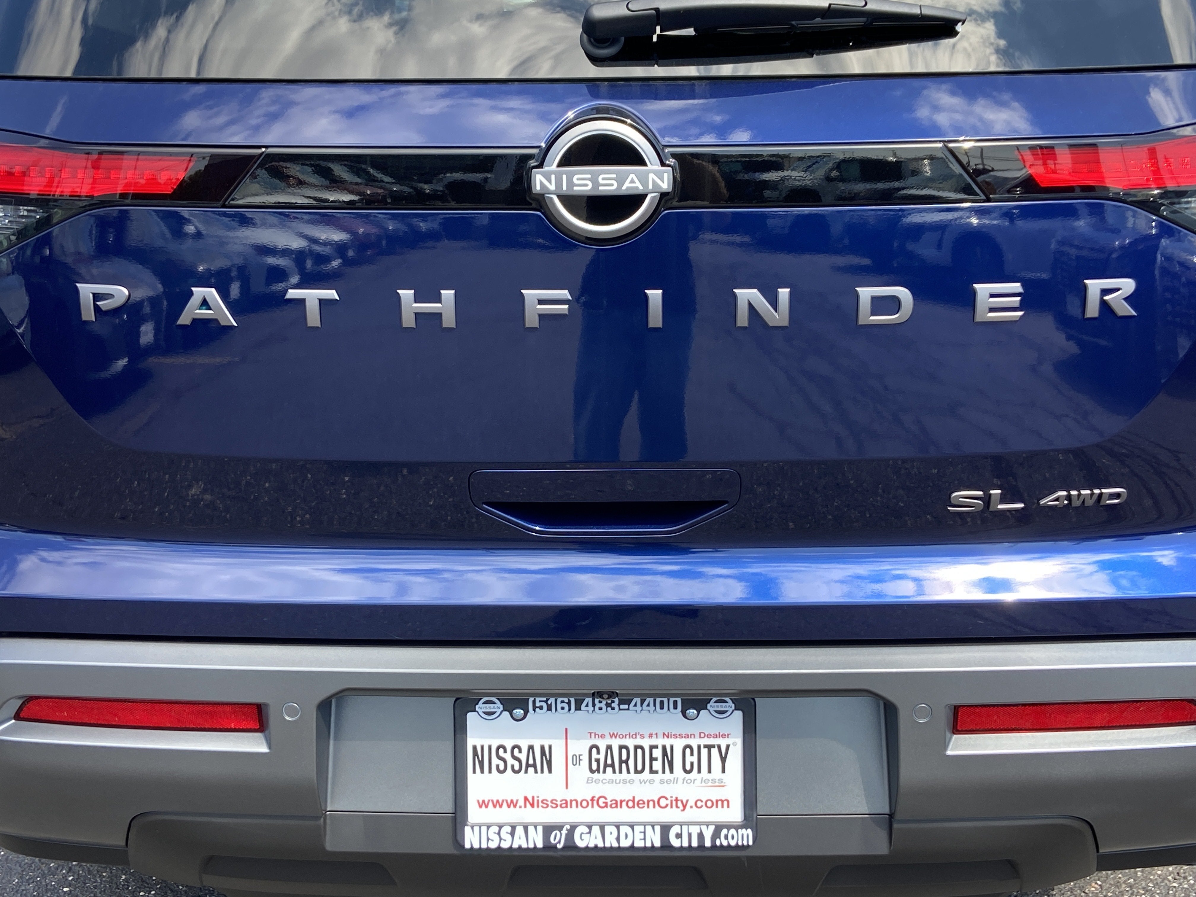 2026 Nissan Pathfinder SL