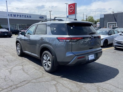 2026 Nissan Pathfinder SL