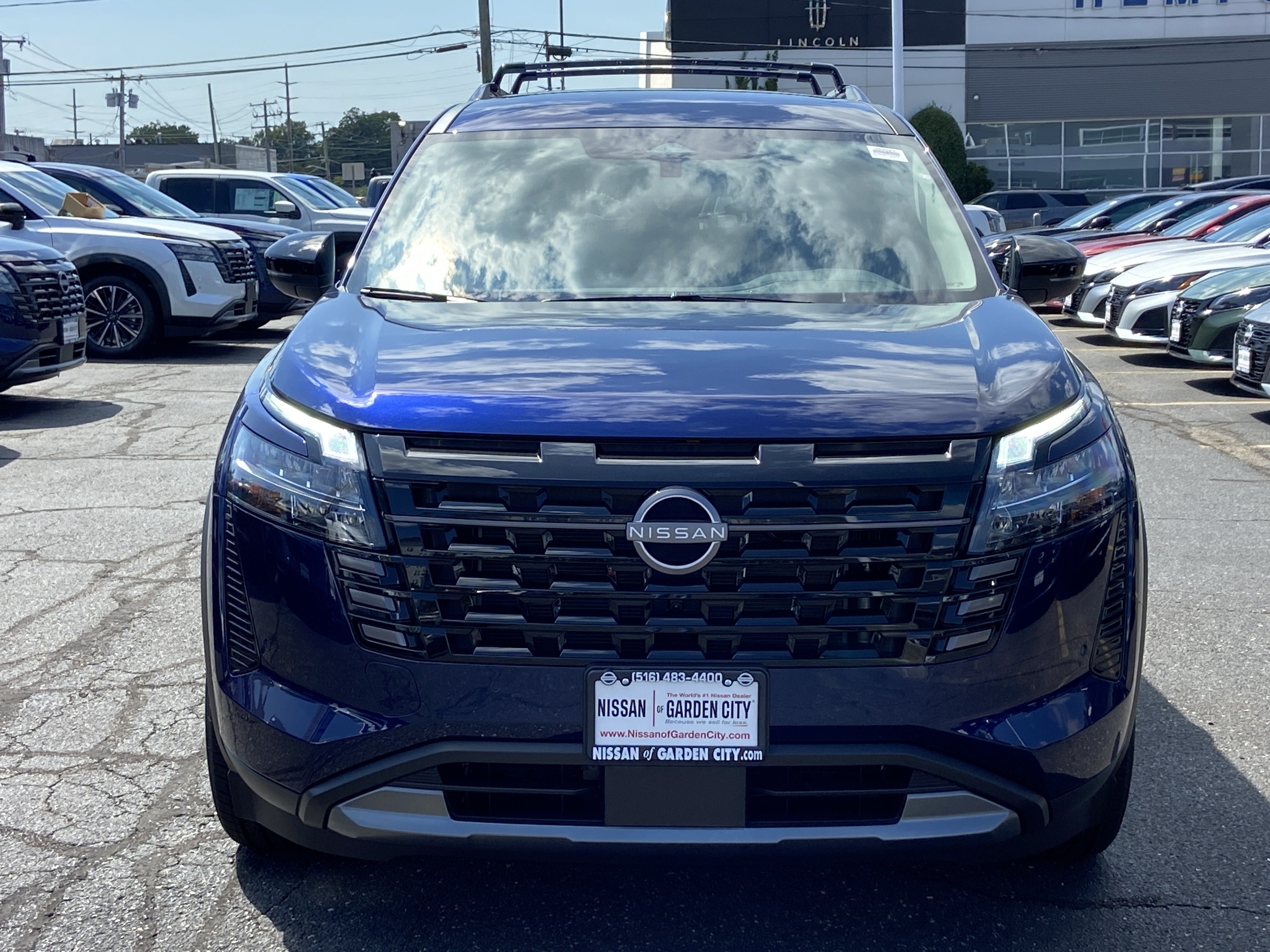 2026 Nissan Pathfinder SL