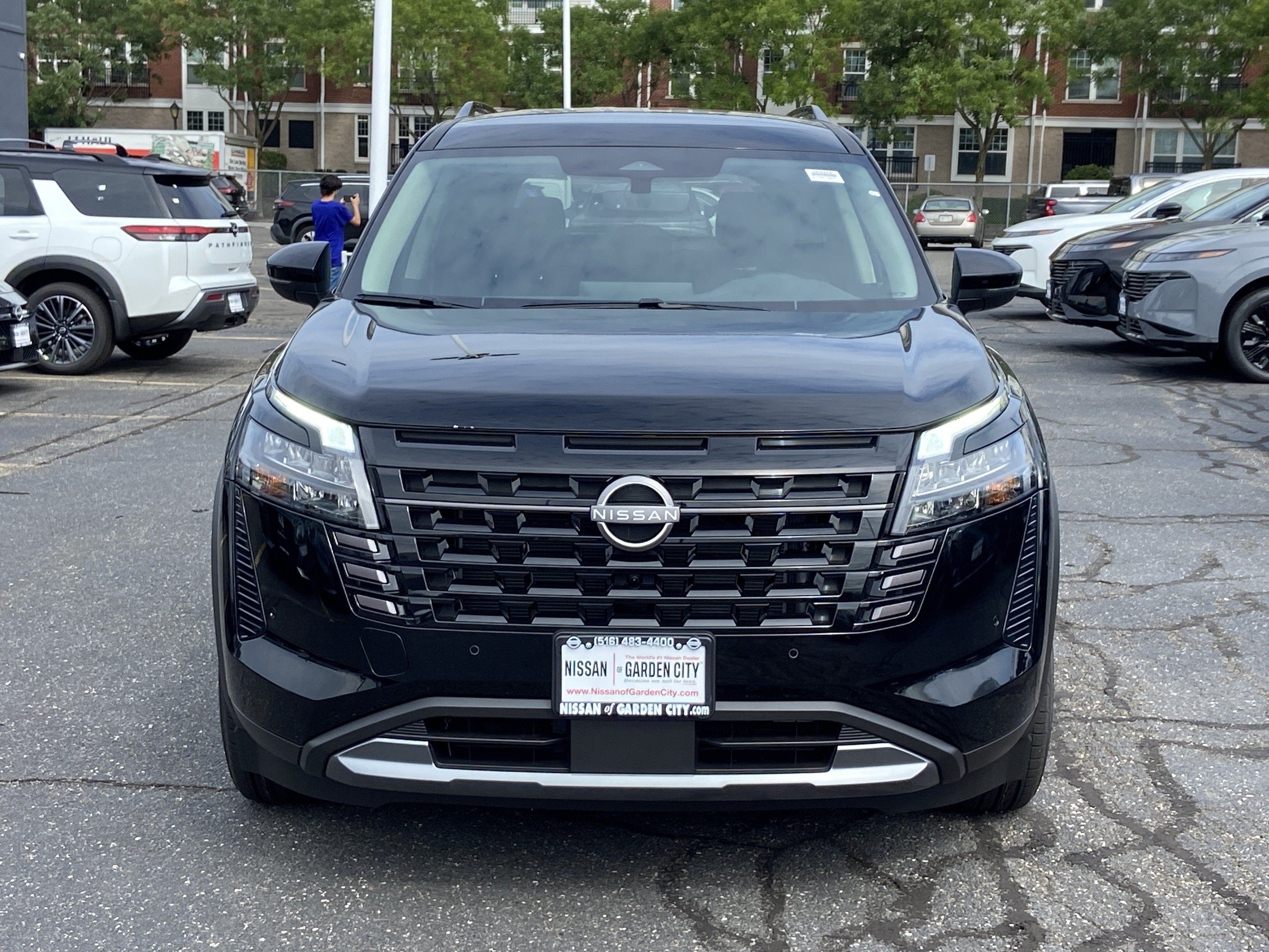 2026 Nissan Pathfinder SL