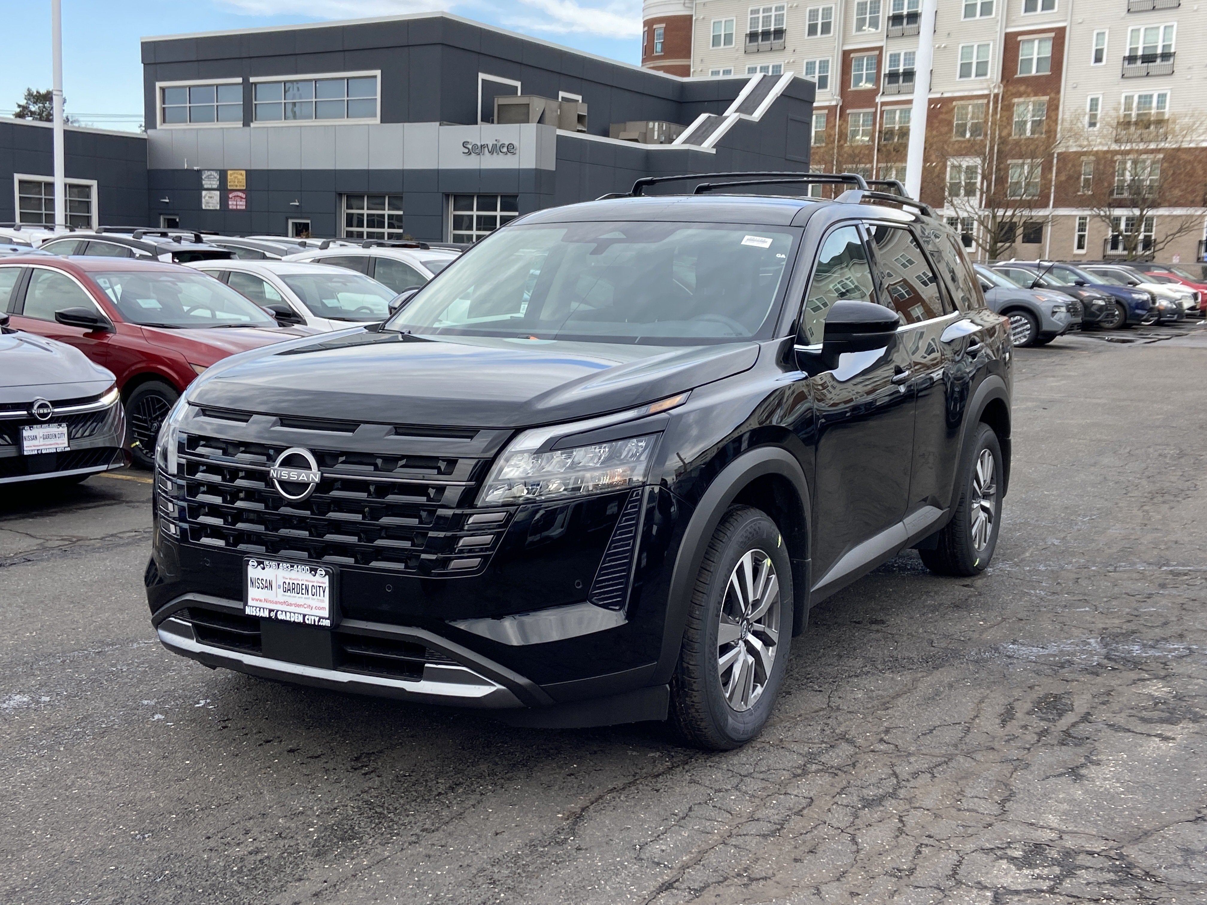 2026 Nissan Pathfinder SL