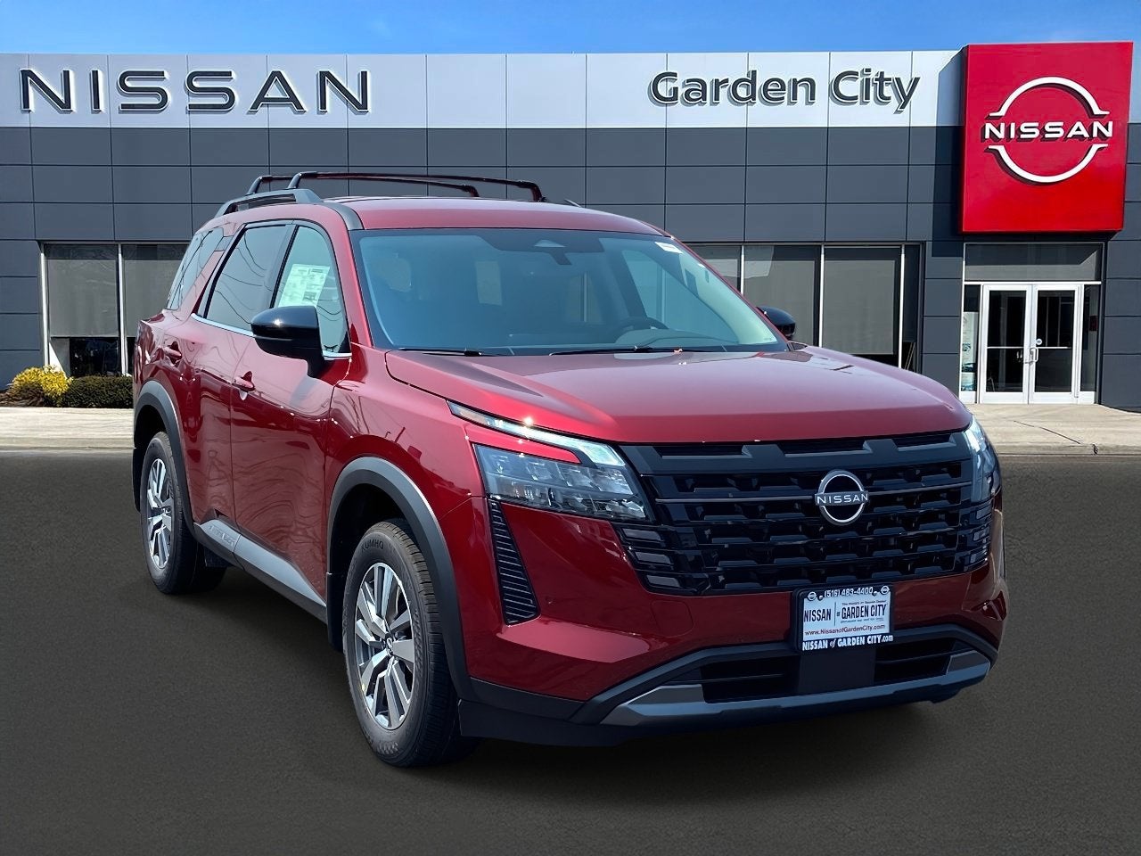 2026 Nissan Pathfinder SL