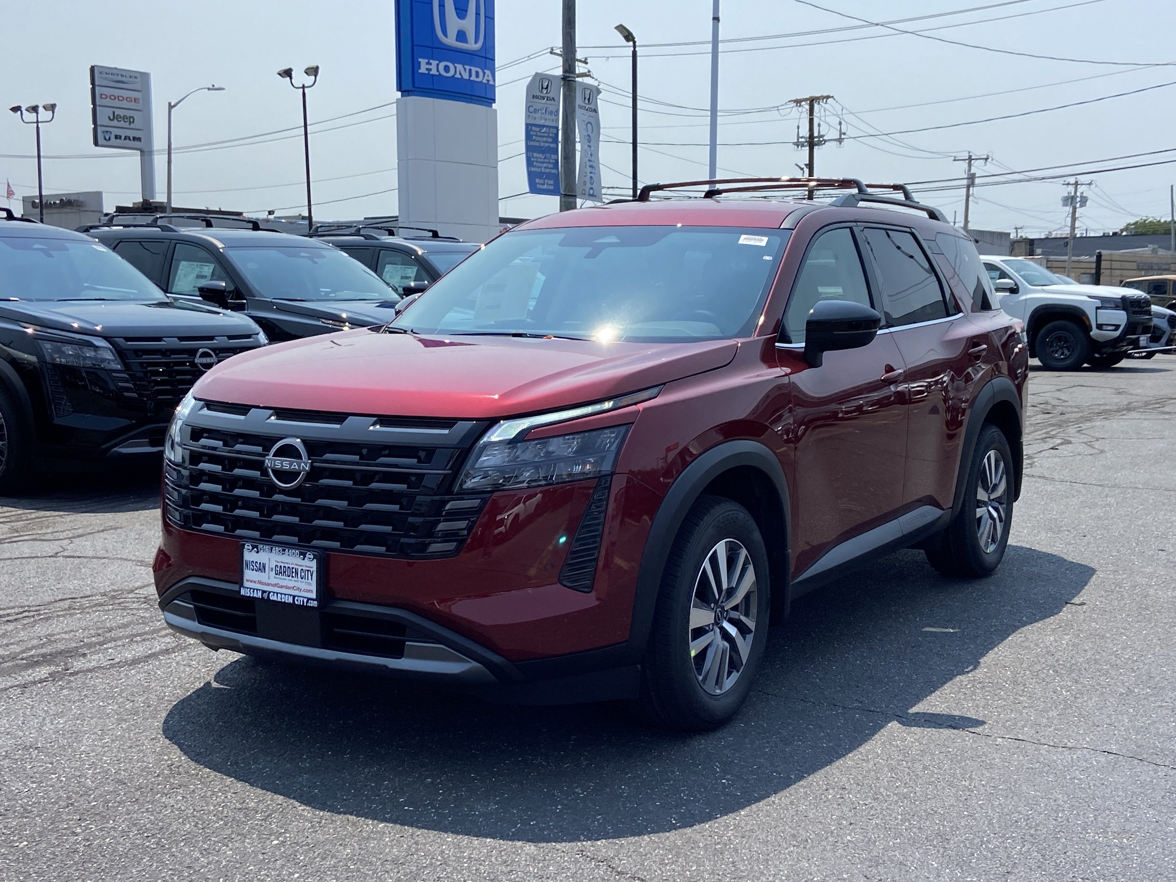 2026 Nissan Pathfinder SL