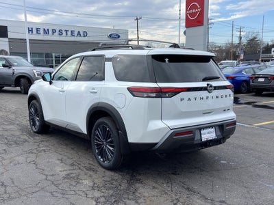 2026 Nissan Pathfinder SL