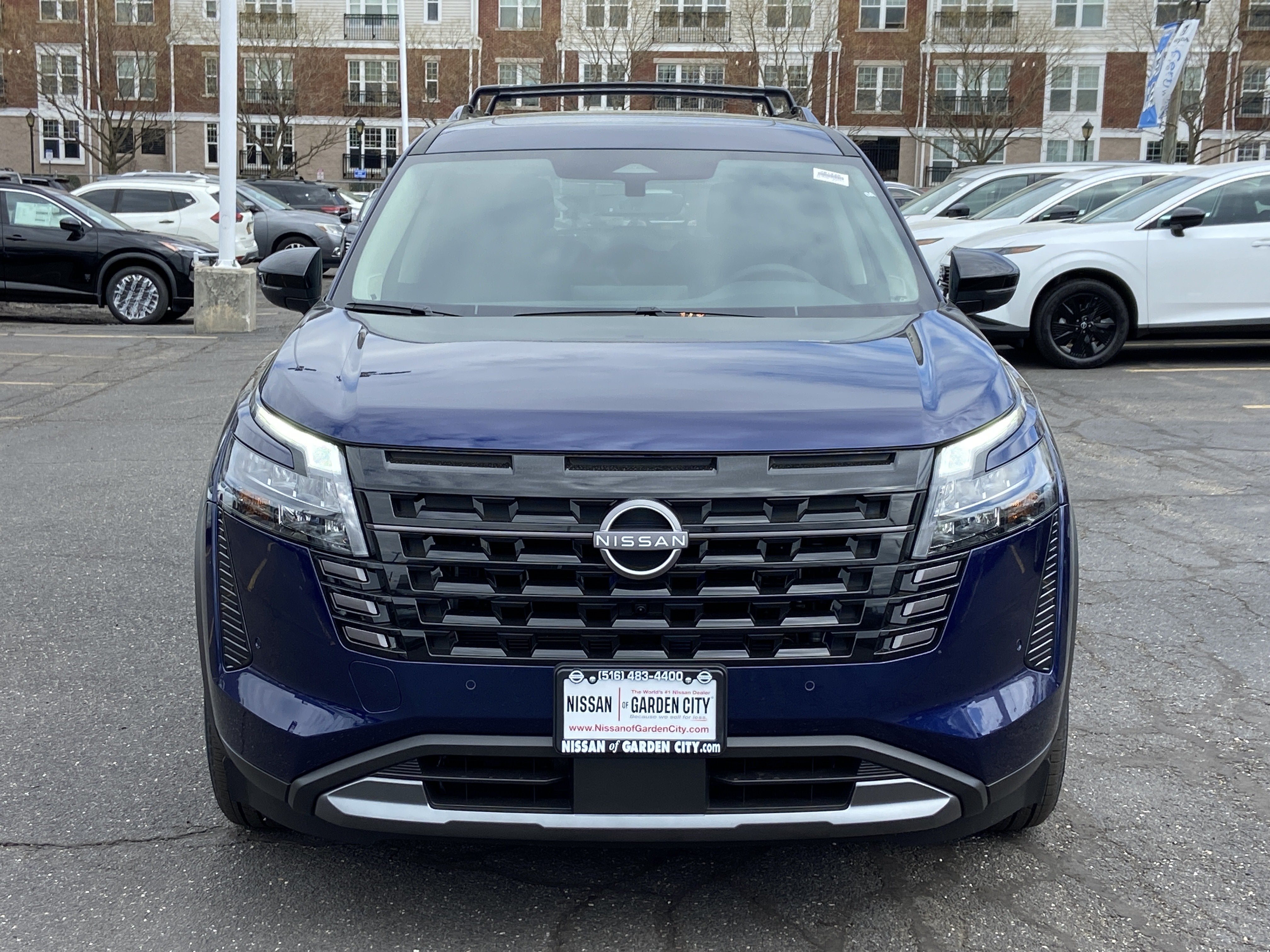 2026 Nissan Pathfinder SL