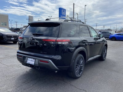 2026 Nissan Pathfinder SL