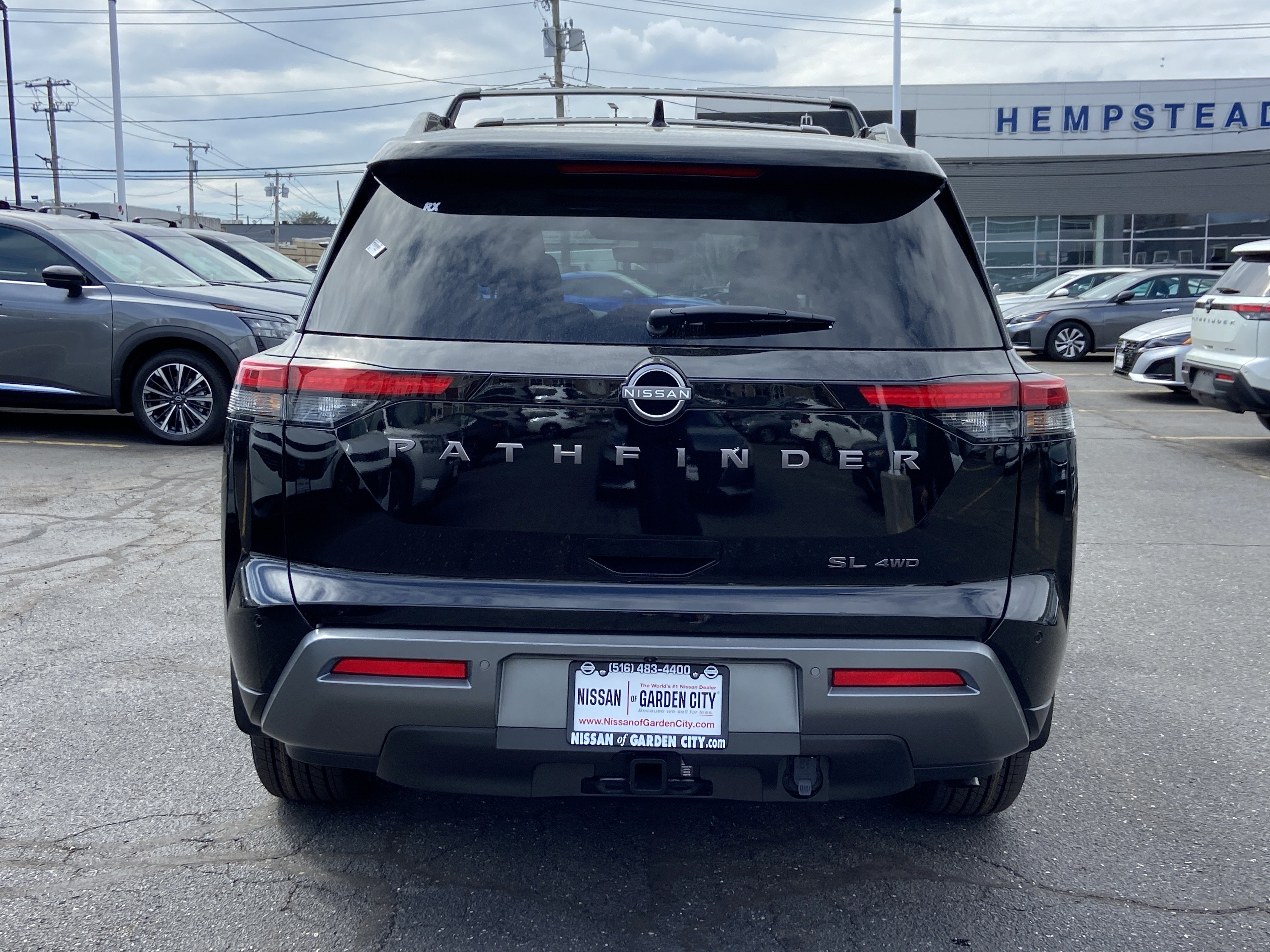 2026 Nissan Pathfinder SL