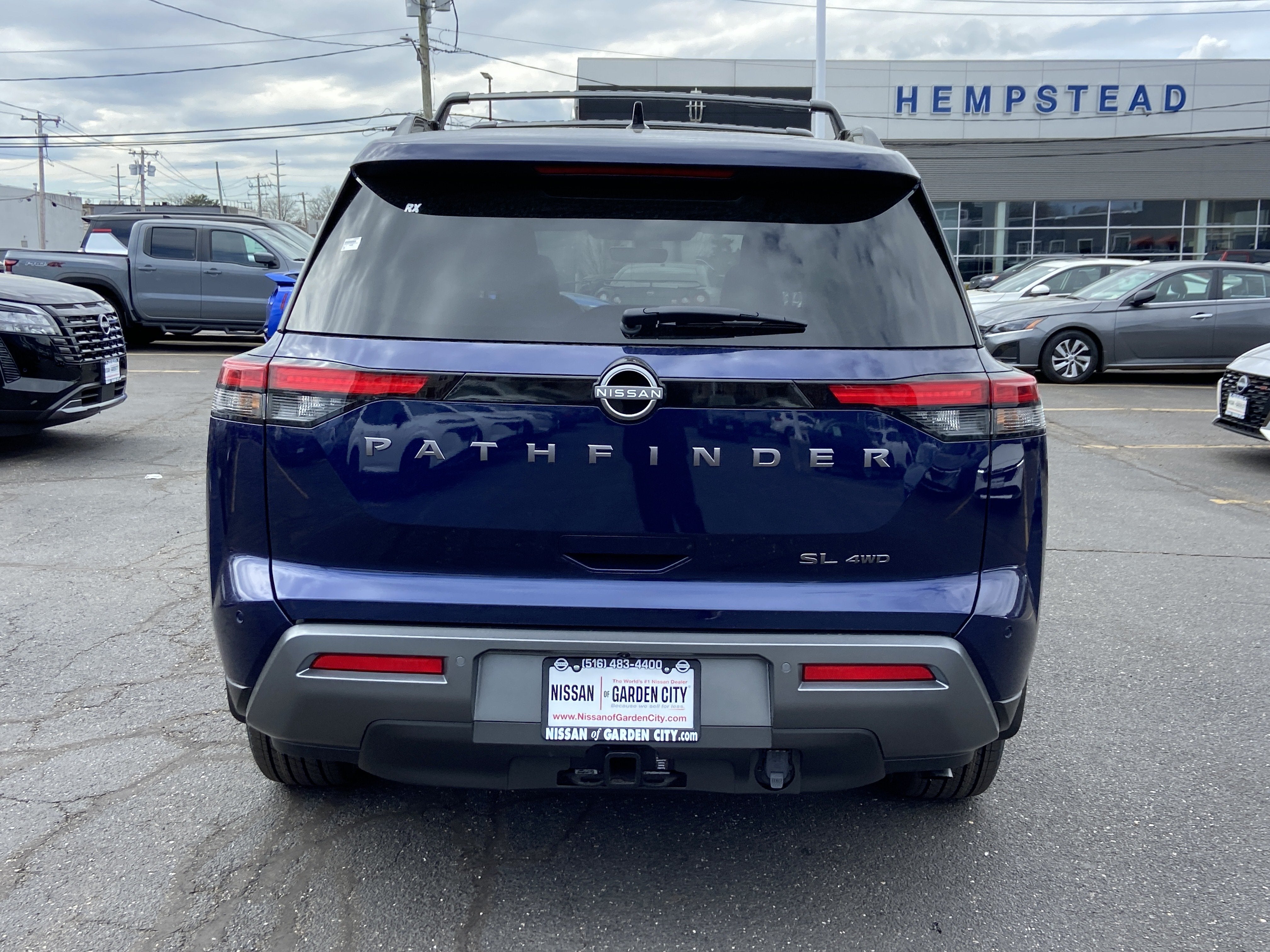 2026 Nissan Pathfinder SL
