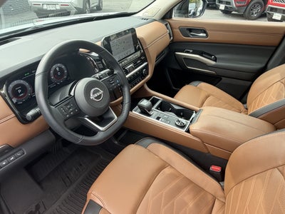 2025 Nissan Pathfinder Platinum