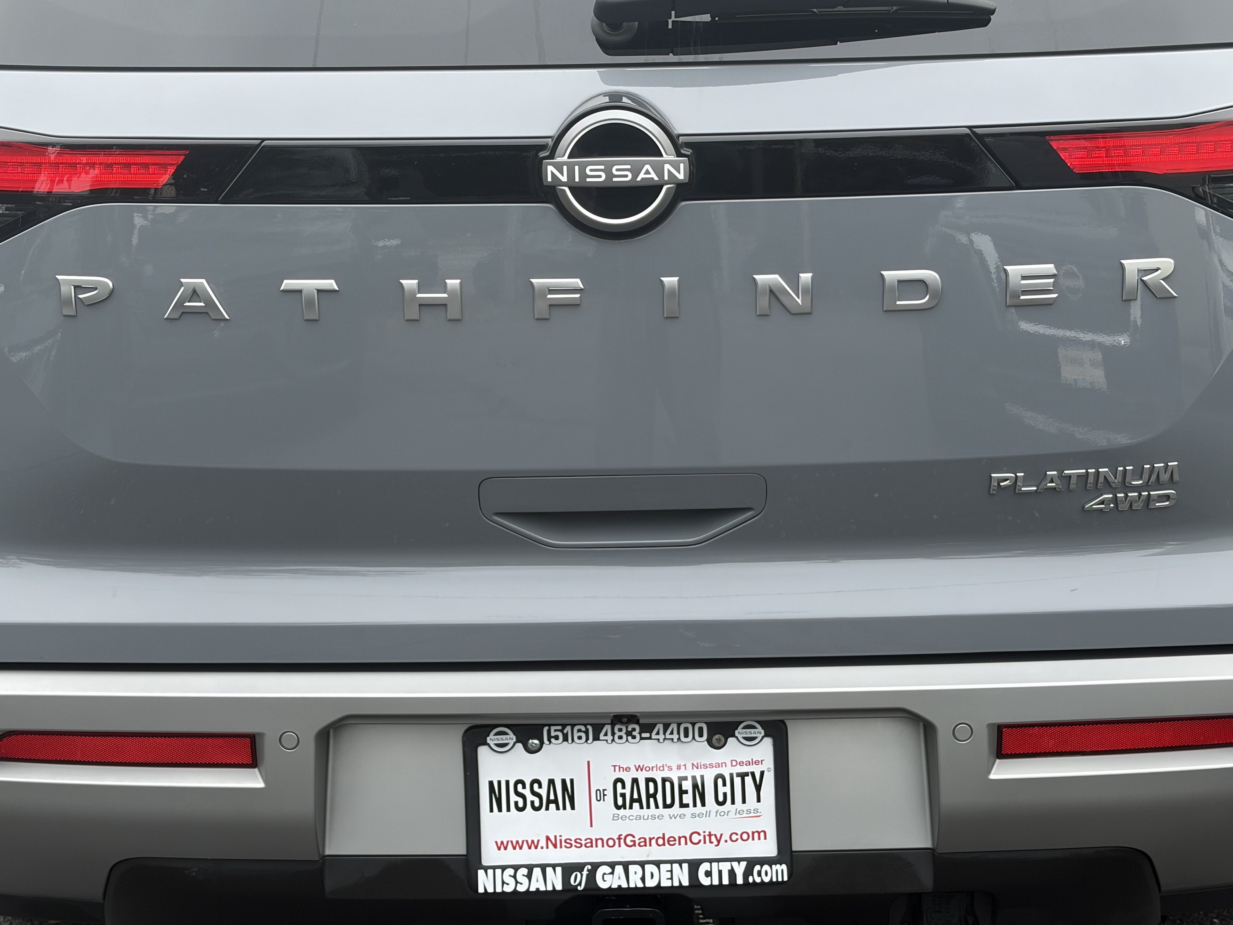 2025 Nissan Pathfinder Platinum