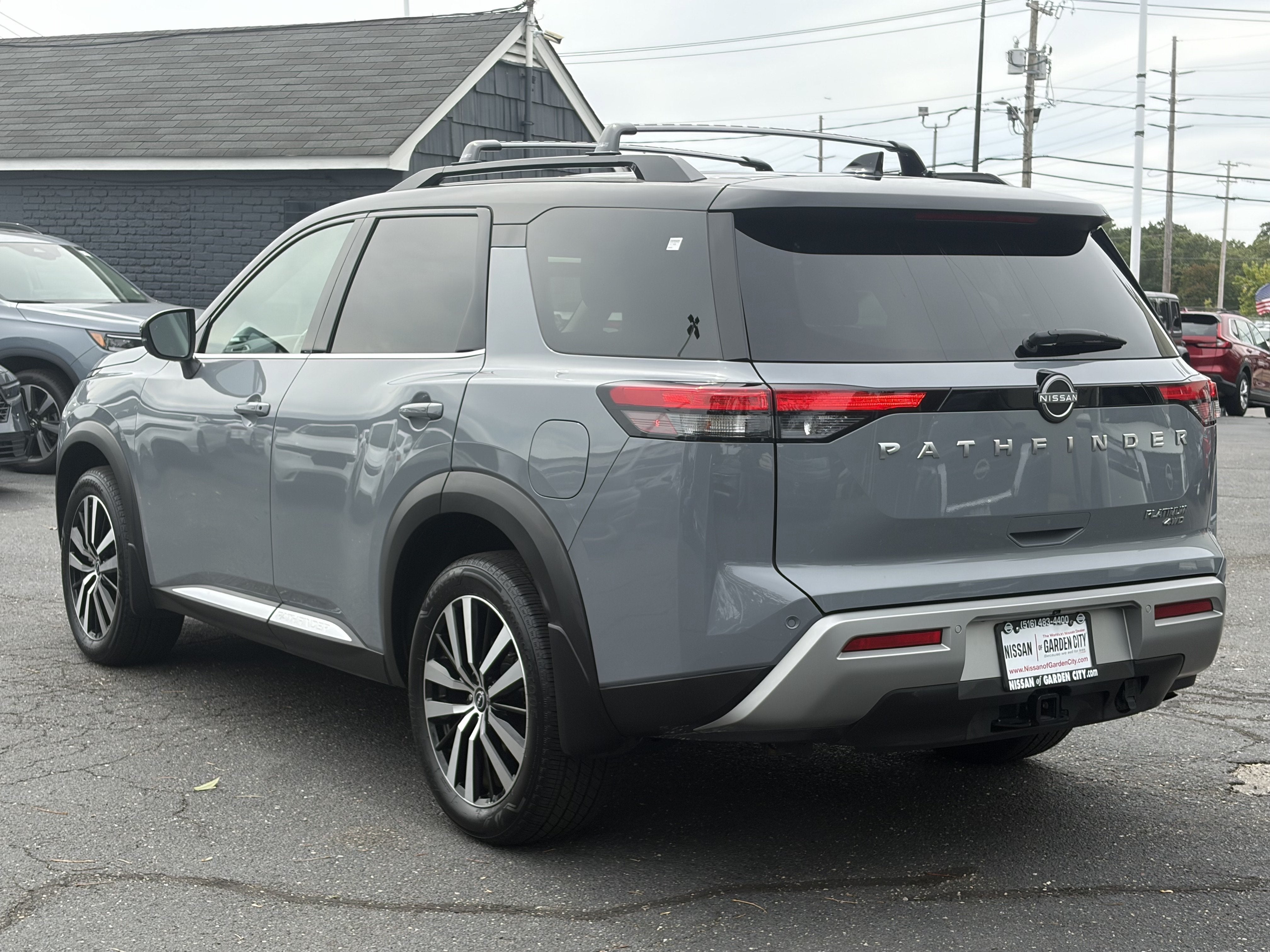 2025 Nissan Pathfinder Platinum