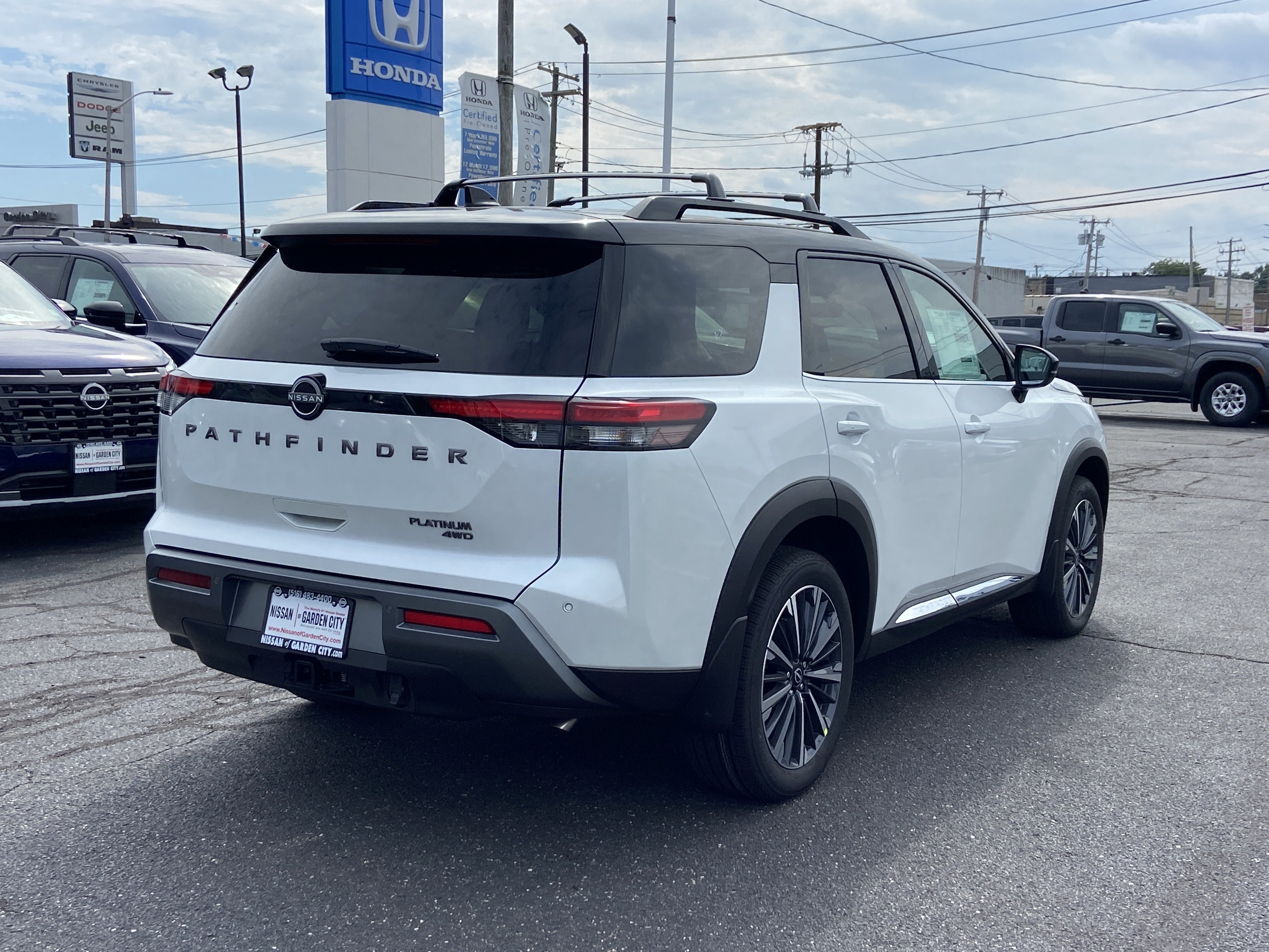 2026 Nissan Pathfinder Platinum