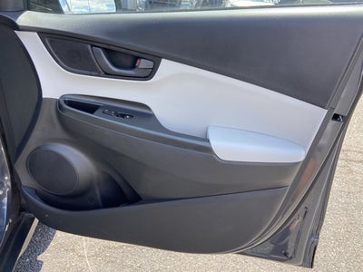 2023 Hyundai Kona SE